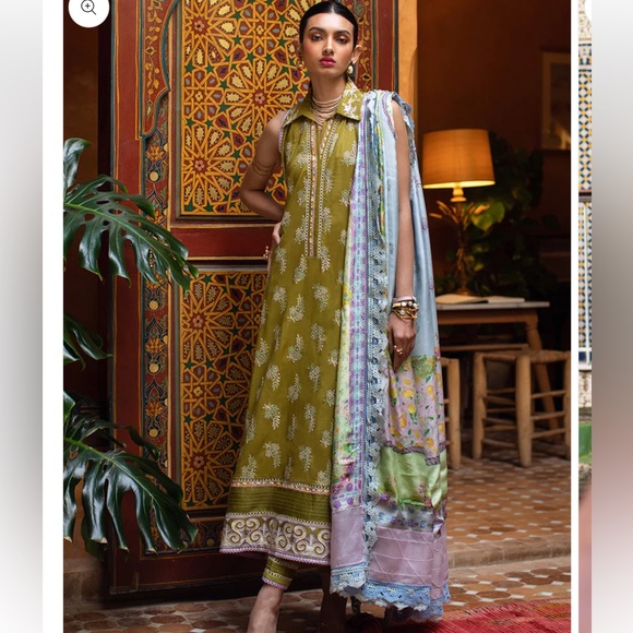 Farah Talib Aziz Lawn “23 - Picture 2 of 2